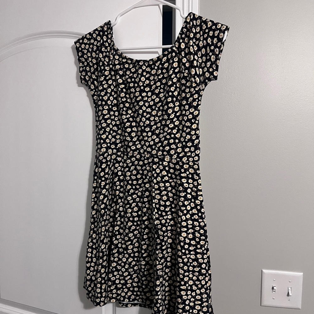 Forever 21 Navy Blue Floral Scoop-Neck Dress with Flowers